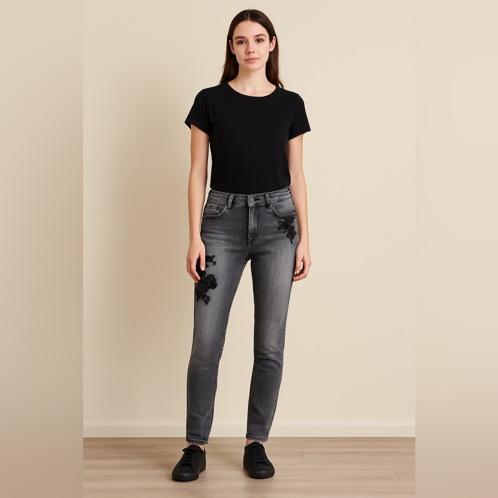 Kensie Women's Black and Gray Skinny Jeans Floral